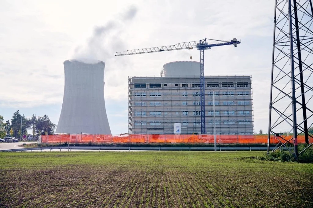 Dukovany – dokončená administrativní budova v areálu